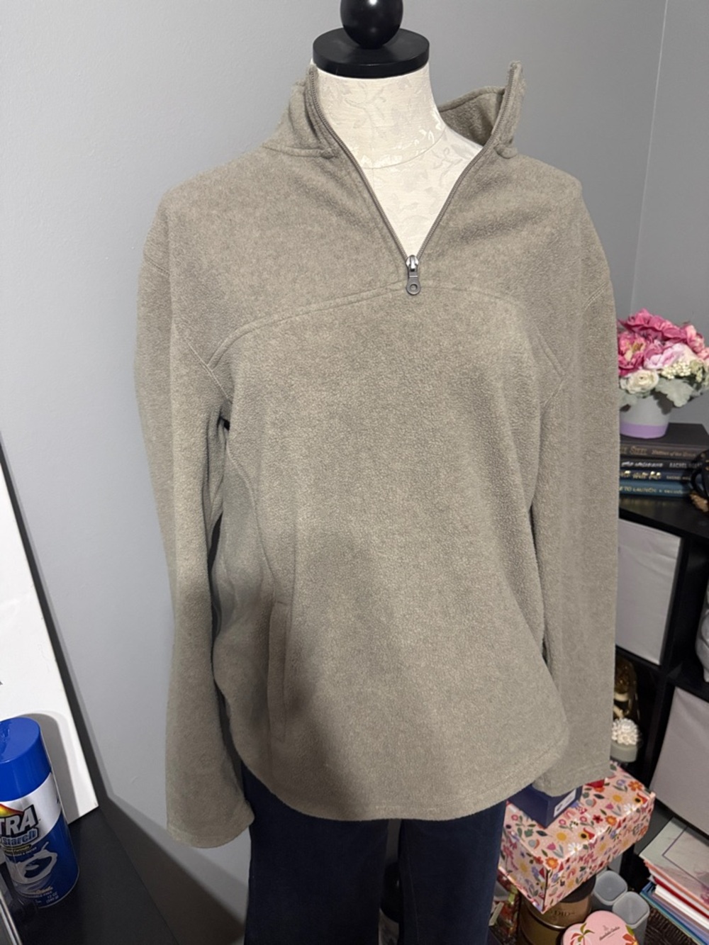croft & barrow Light Taupe Fleece Pullover with Navy Tag